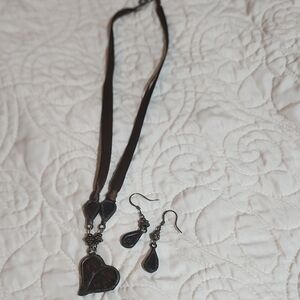 Brown Teardrop Necklace with Matching Earrings (N10)